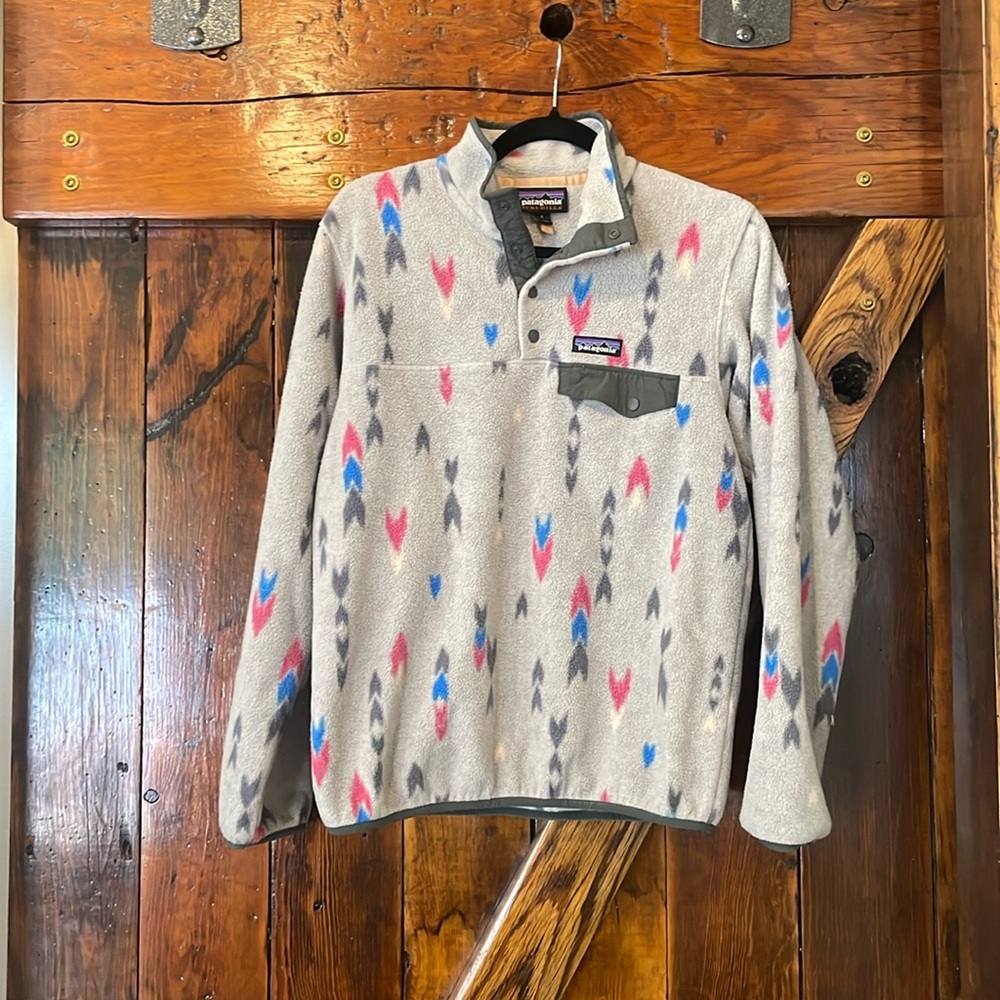 Patagonia size small fleece sweatshirt.